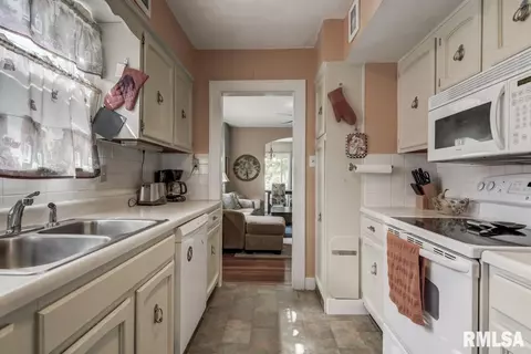 2028 S Spring St, Springfield, IL 62704 photo 9