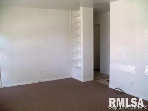 403 W North, Abingdon, IL 61410 photo 2