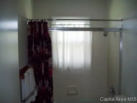 403 W North, Abingdon, IL 61410 photo 9
