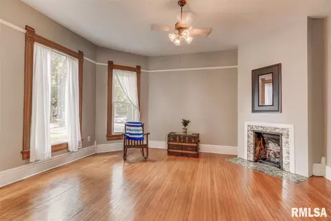 321 S Douglas Ave, Springfield, IL 62704 photo 4