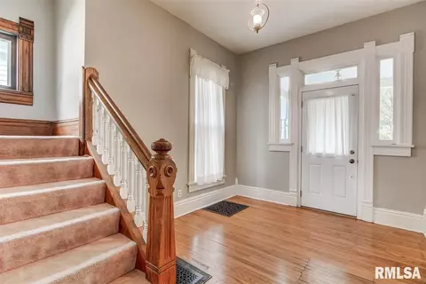 321 S Douglas Ave, Springfield, IL 62704 photo 2