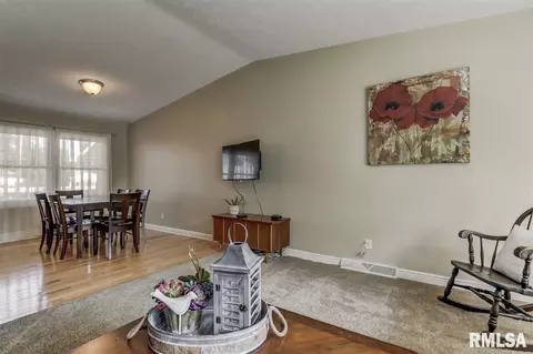 517 Witherspoon Dr, Springfield, IL 62704 photo 14