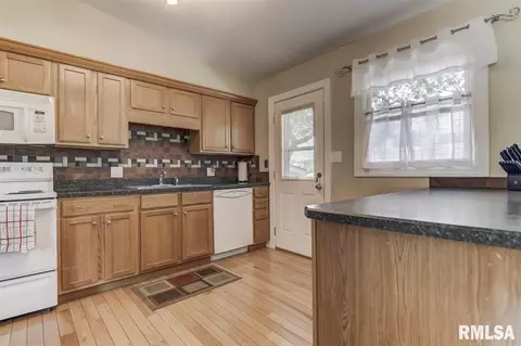 517 Witherspoon Dr, Springfield, IL 62704 photo 8