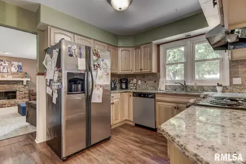 4105 Hazelcrest Rd, Springfield, IL 62703 photo 2