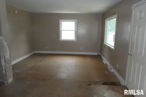 2354 S 10th St, Springfield, IL 62703 photo 2