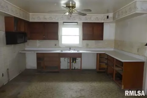 2354 S 10th St, Springfield, IL 62703 photo 4