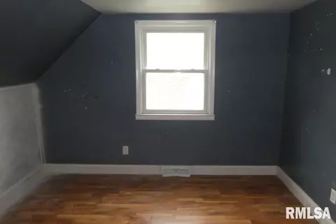 2354 S 10th St, Springfield, IL 62703 photo 9