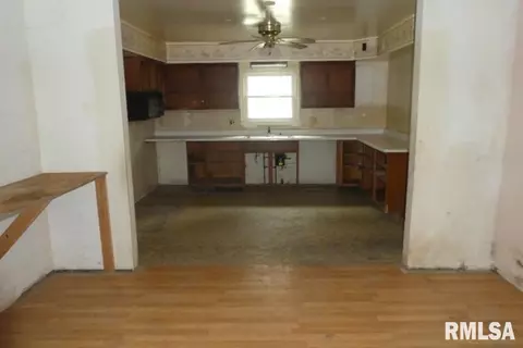 2354 S 10th St, Springfield, IL 62703 photo 5