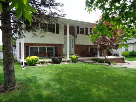 2221 Kaskaskia Dr, Springfield, IL 62702 photo 3