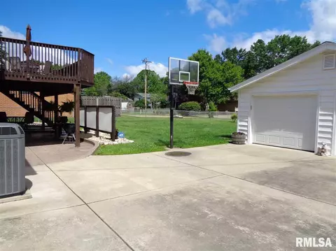 2221 Kaskaskia Dr, Springfield, IL 62702 photo 18