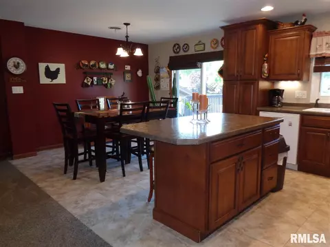 2221 Kaskaskia Dr, Springfield, IL 62702 photo 22