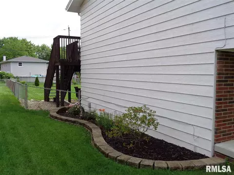 2221 Kaskaskia Dr, Springfield, IL 62702 photo 6