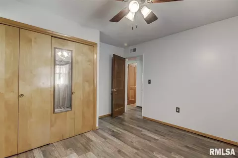 1637 N 21st St, Springfield, IL 62702 photo 10