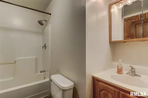 1637 N 21st St, Springfield, IL 62702 photo 12
