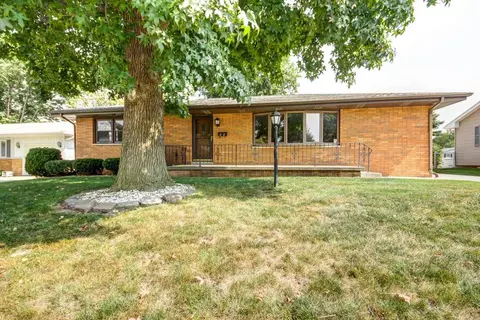 28 Scarlet Ln, Springfield, IL 62704 photo 1