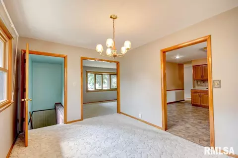 28 Scarlet Ln, Springfield, IL 62704 photo 5