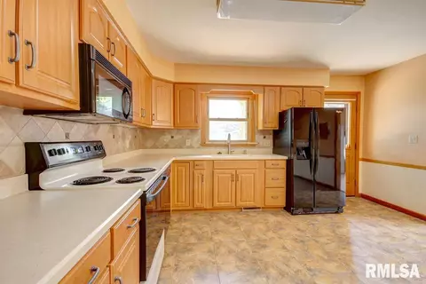 28 Scarlet Ln, Springfield, IL 62704 photo 8