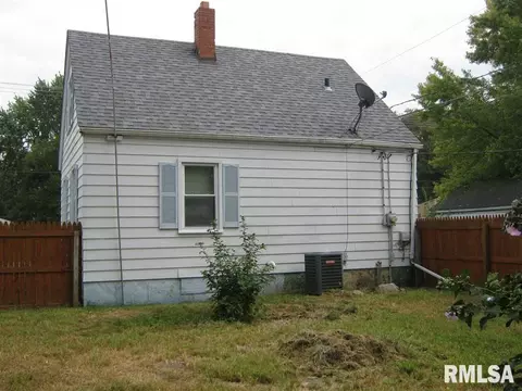 1617 Wolfe St, Springfield, IL 62702 photo 3