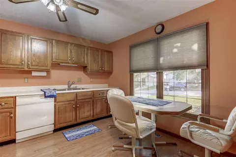 74 Amherst Dr, Springfield, IL 62702 photo 6