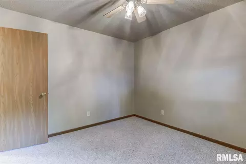 74 Amherst Dr, Springfield, IL 62702 photo 16