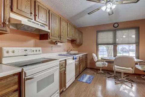 74 Amherst Dr, Springfield, IL 62702 photo 8