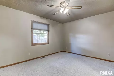 74 Amherst Dr, Springfield, IL 62702 photo 22