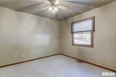 74 Amherst Dr, Springfield, IL 62702 photo 19