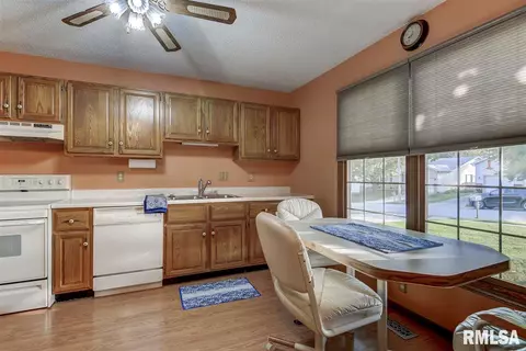 74 Amherst Dr, Springfield, IL 62702 photo 7