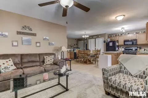 1500 Brenda Ct, Springfield, IL 62702 photo 4