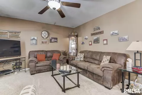 1500 Brenda Ct, Springfield, IL 62702 photo 3