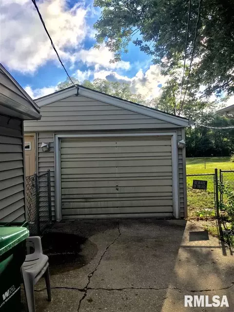 3424 Moorgate Dr, Springfield, IL 62703 photo 2