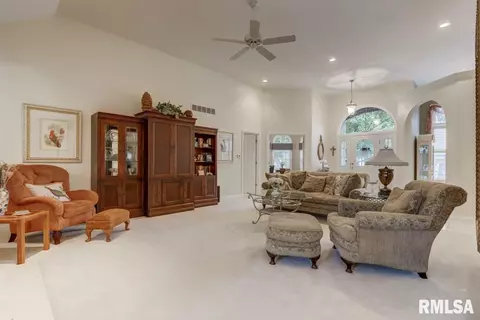 2031 W Laurel St, Springfield, IL 62704 photo 3