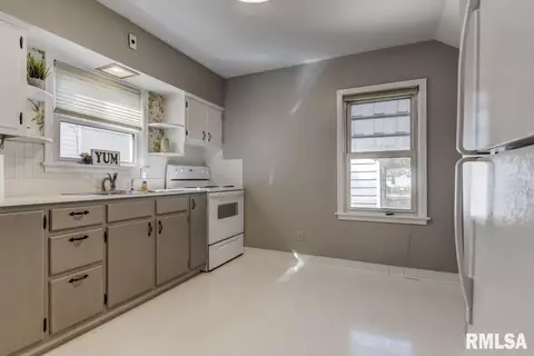 2105 N 20th St, Springfield, IL 62702 photo 9