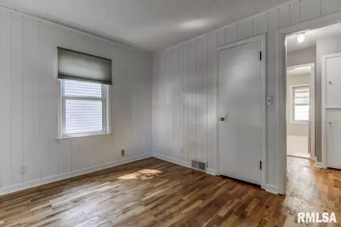 2105 N 20th St, Springfield, IL 62702 photo 12