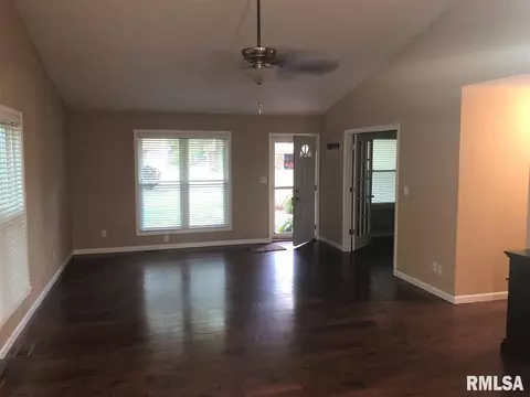 101 Bristol Rd, Springfield, IL 62704 photo 2