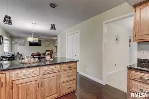 1813 Windycrest Dr, Springfield, IL 62704 photo 12