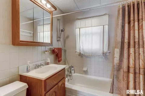 2133 S Lowell Ave, Springfield, IL 62704 photo 24