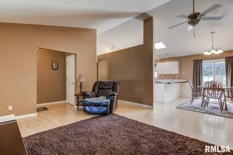 4480 Laverna Rd, Springfield, IL 62707 photo 5