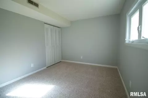 208 Saxon Dr, Springfield, IL 62704 photo 13