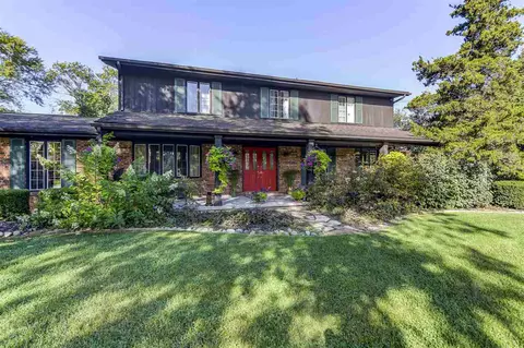 1 Hackney Ln, Springfield, IL 62702 photo 2