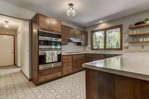 1 Hackney Ln, Springfield, IL 62702 photo 8