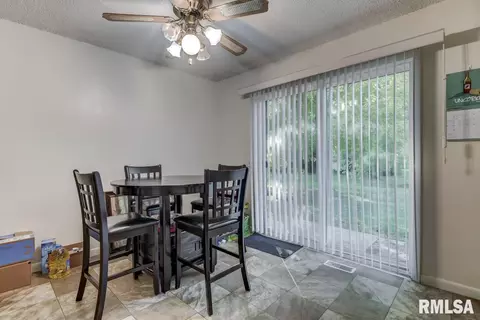 2601-2603 Delaware Dr, Springfield, IL 62702 photo 4