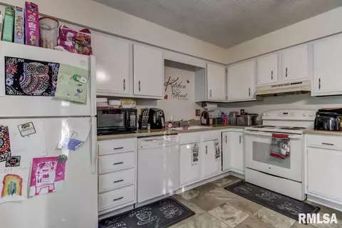2601-2603 Delaware Dr, Springfield, IL 62702 photo 6