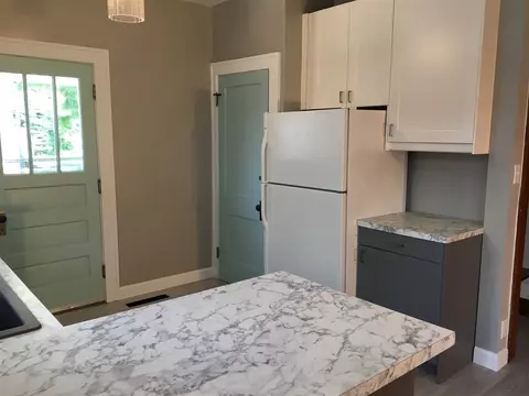 1504 S 2nd St, Springfield, IL 62704 photo 6