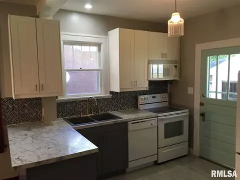 1504 S 2nd St, Springfield, IL 62704 photo 3