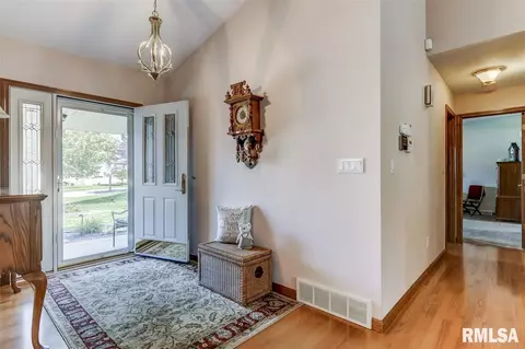 2712 Hazelnut Dr, Springfield, IL 62702 photo 3