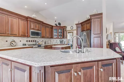 2712 Hazelnut Dr, Springfield, IL 62702 photo 13