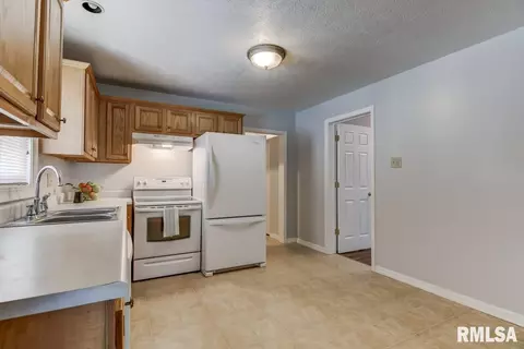 817 Dorlan Ave, Springfield, IL 62702 photo 7