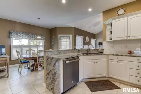 6309 Stonehaven Rdg, Springfield, IL 62711 photo 17