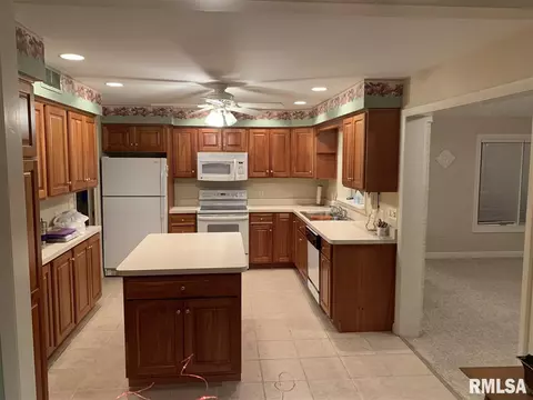17 Greencastle Cir, Springfield, IL 62712 photo 6